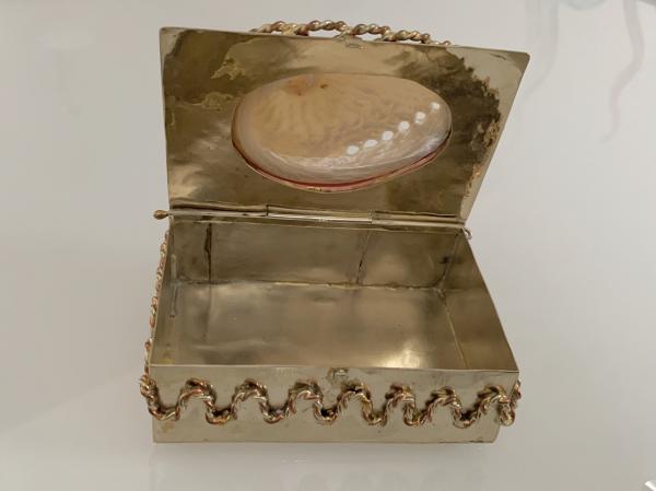 Memory box with natural shell picture