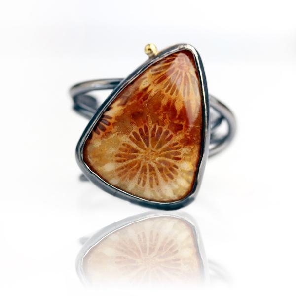 Fossil Coral with Gold Dot on a Swirled Band. Size 7. picture