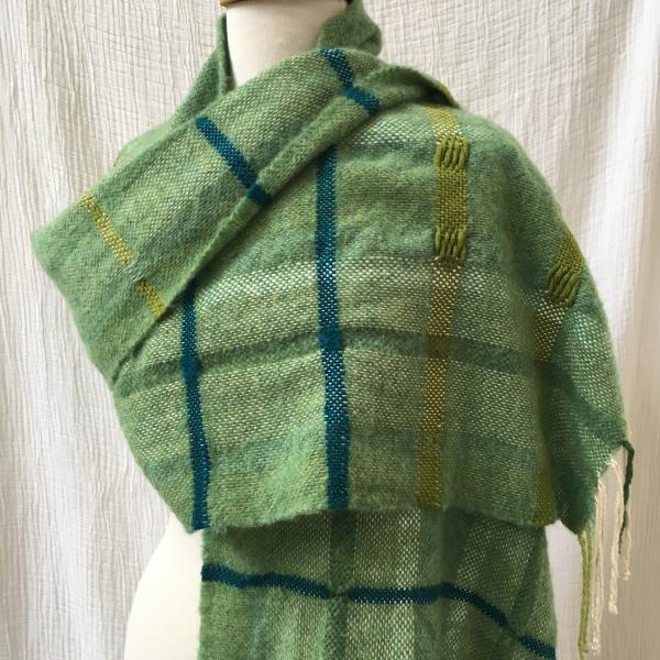 PETAL GREEN MERINO CASHMERE SHAWL picture