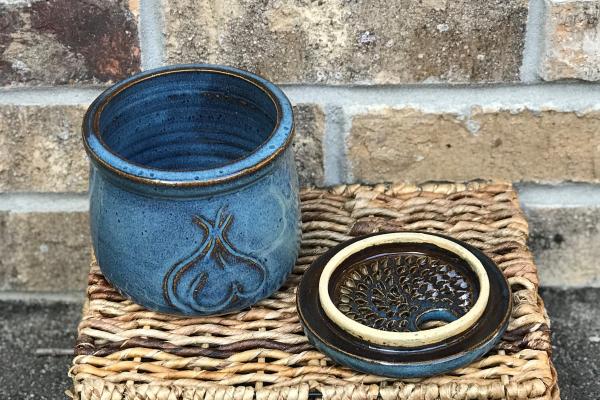 Garlic Keeper - Blue Hares glaze picture