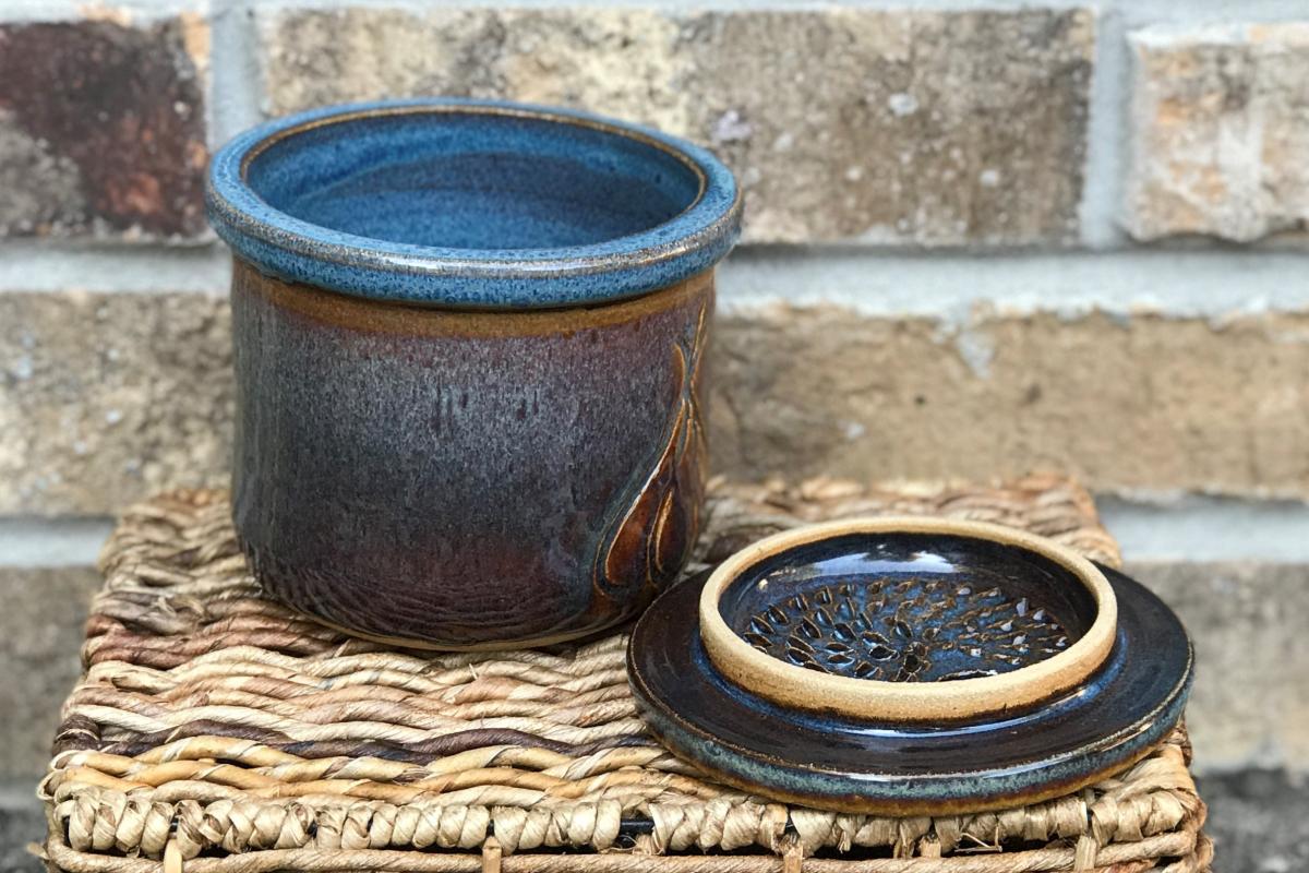 Garlic Keeper - New Albany/Rutile glaze picture