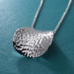 Daisy Petal Sterling Silver Pendant With Hammered Silver Finish | Adjustable Silver Chain