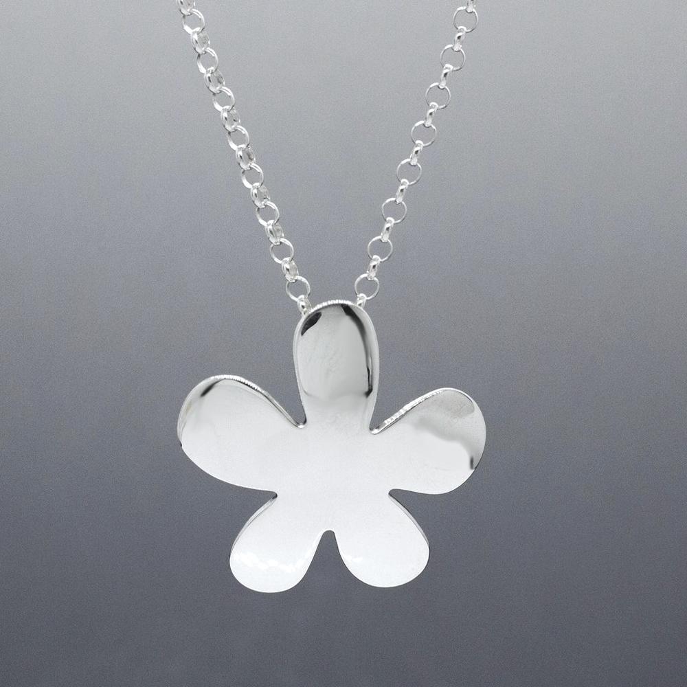 Daisy Flower Sterling Silver Pendant With High Polished Silver Finish | Adjustable Silver Chain picture