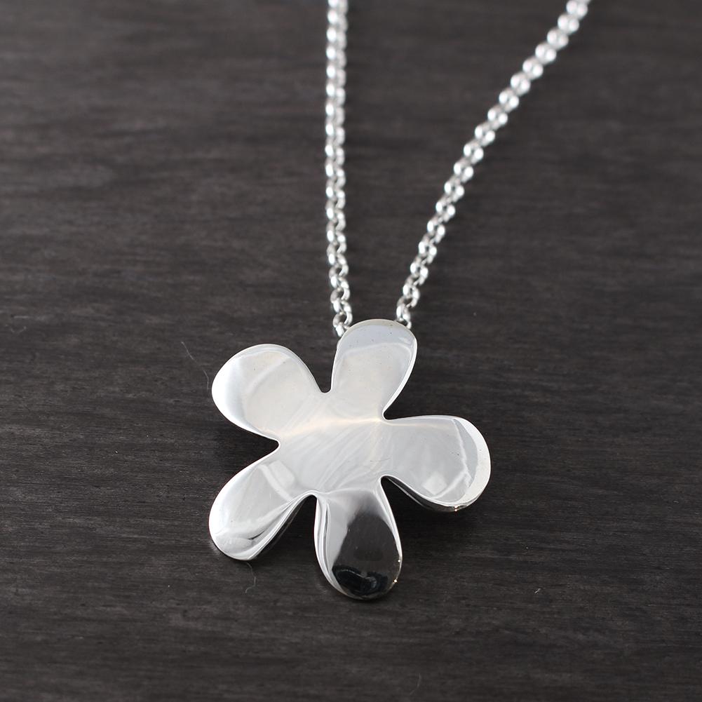 Daisy Flower Sterling Silver Pendant With High Polished Silver Finish | Adjustable Silver Chain picture