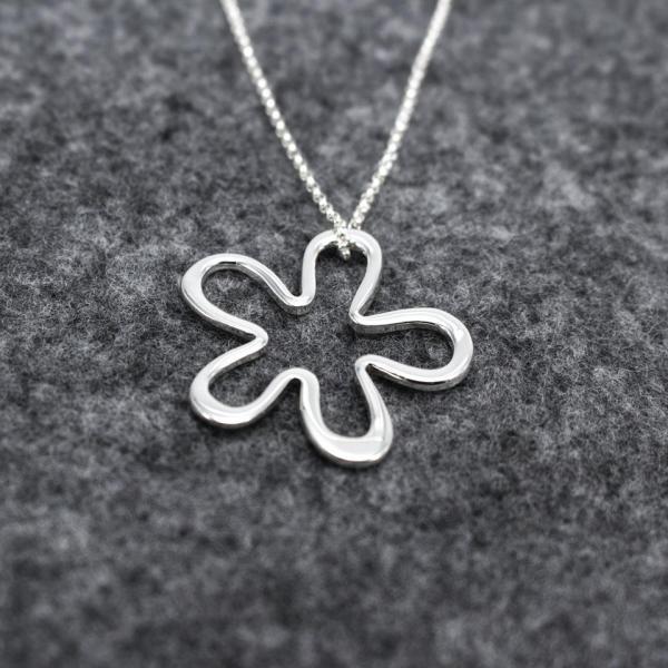 Daisy Silhouette Flower Sterling Silver Pendant With High Polished Silver Finish | Adjustable Silver Chain picture