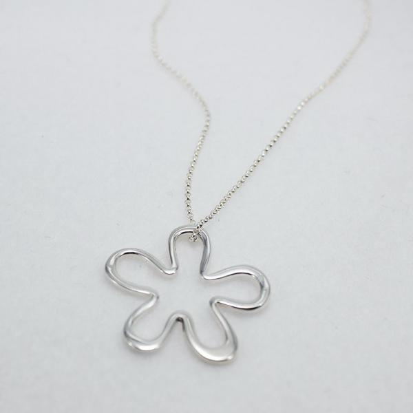 Daisy Silhouette Flower Sterling Silver Pendant With High Polished Silver Finish | Adjustable Silver Chain picture