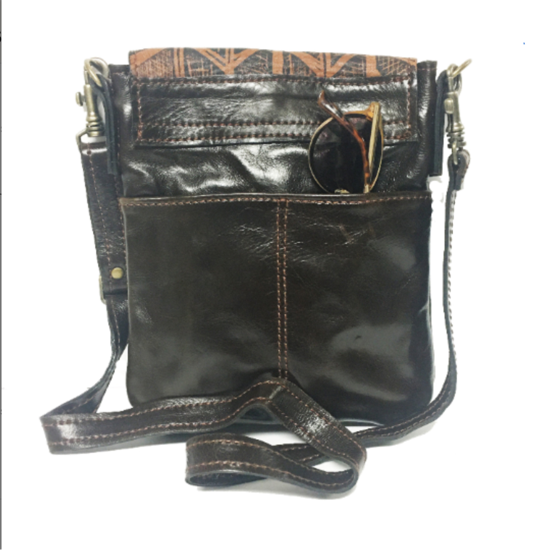 Leeds Messenger herringbone picture