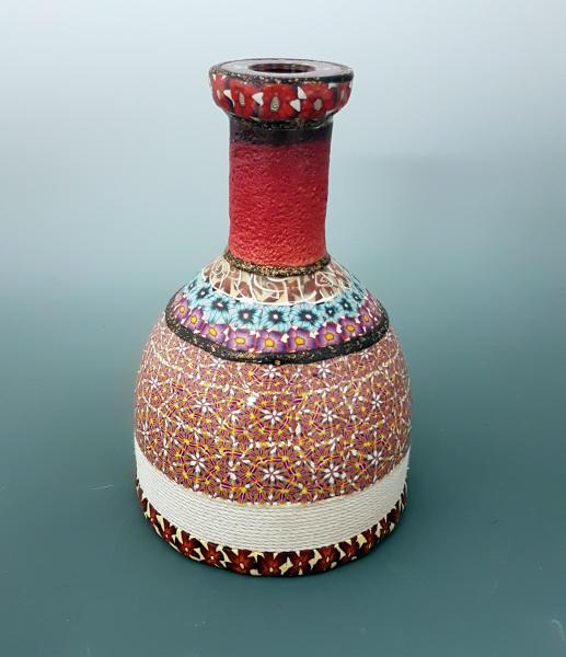 Vase with round body picture