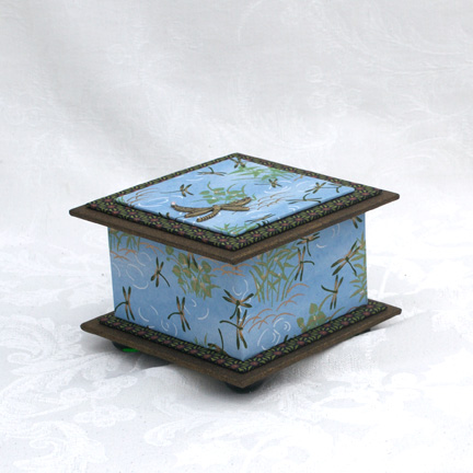 Dragonfly Washi Covered Box, 4.5"x 4.5" (brim to brim); 3.25" tall