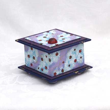 Ladybug Washi Covered Box, 4.5"x 4.5" (brim to brim); 3.25" tall