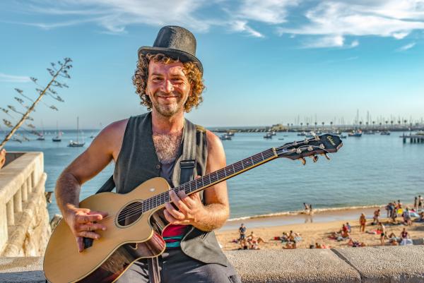 Top Hat & Guitar, Cascais picture