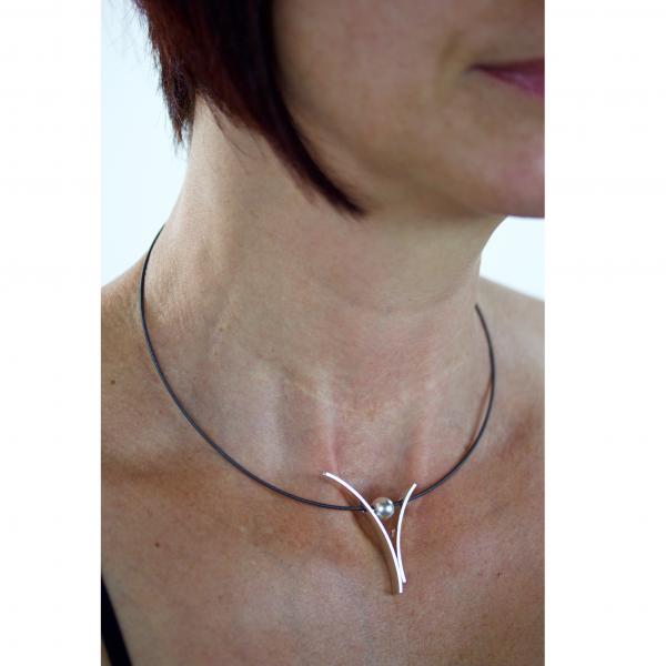 flared V pendant on neckwire picture