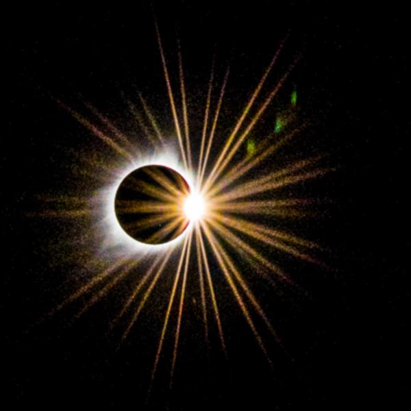 Total Solar Eclipse Diamond Ring Metal Print picture