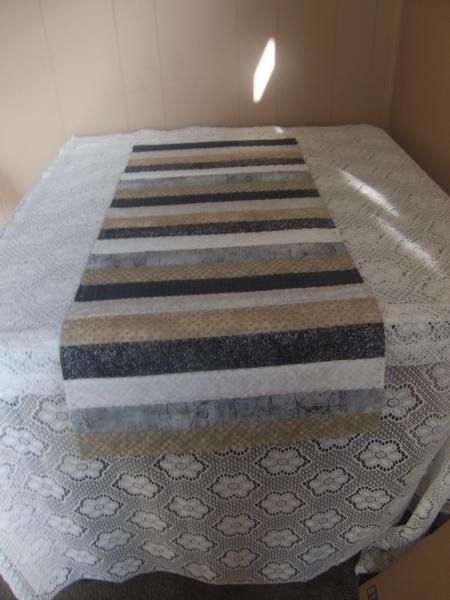 Modern Table Runner picture