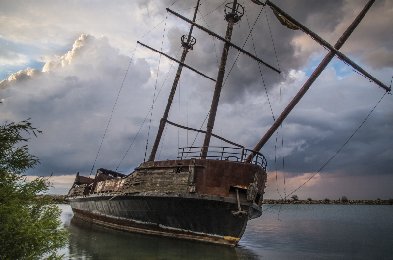 Shipwreck on the QEW