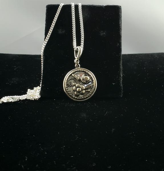 Vintage “Twinkle” Button Pendant picture