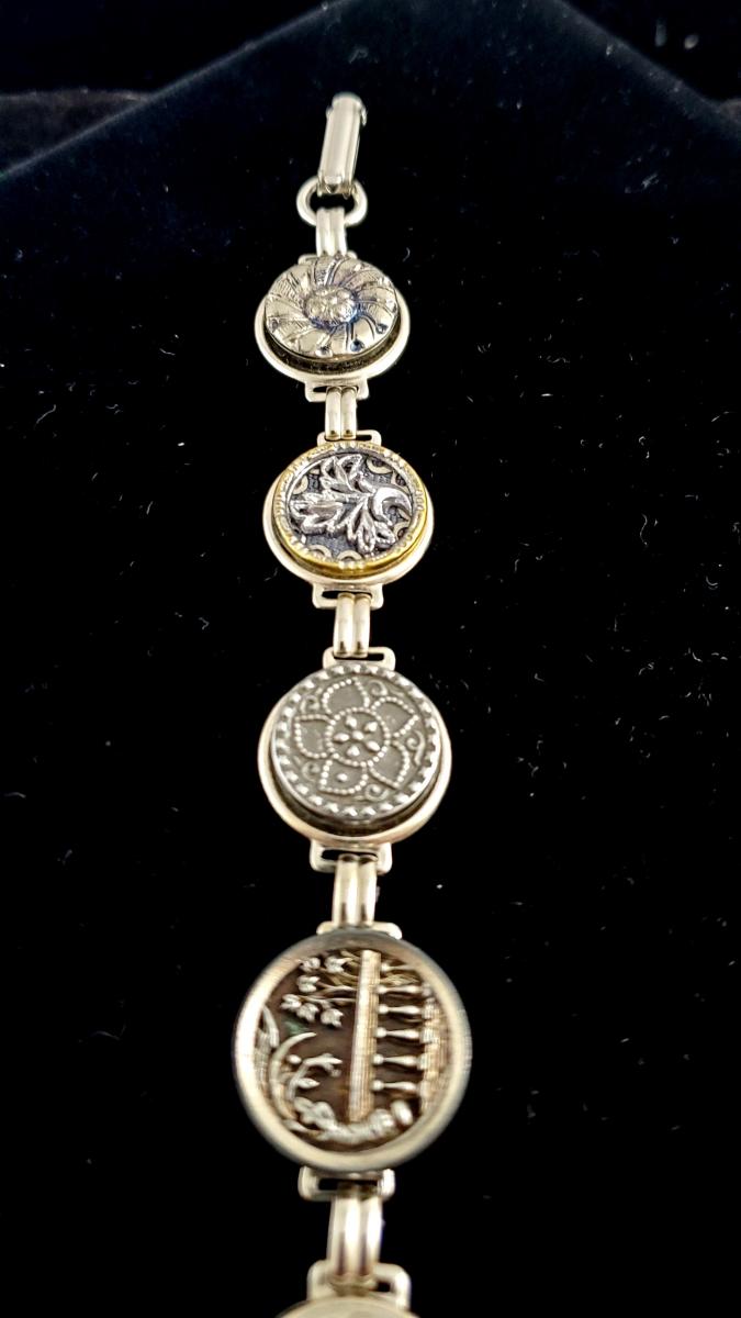Victorian Button Bracelet picture