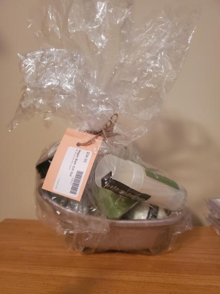 Vegan Eucalyptus Spearmint bath gift set picture