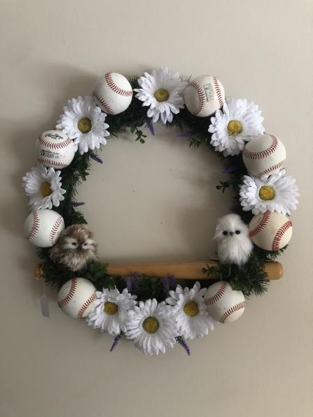 Baseball wreath & bat