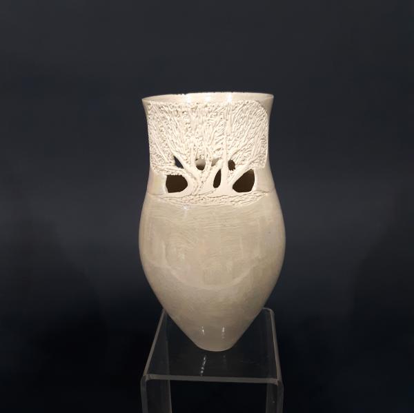Porcelain Vase with 2 Ancient Oaks design picture