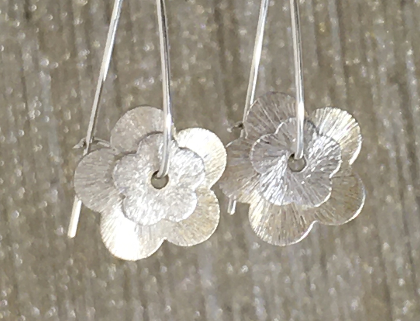 FLOWER DISC EARRINGS picture