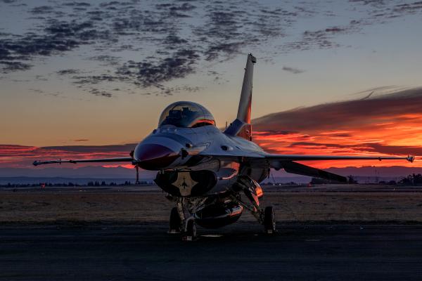 F-16 Thunderbird 4 picture