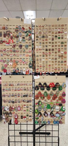 LISA BEADING AND JEWELRY