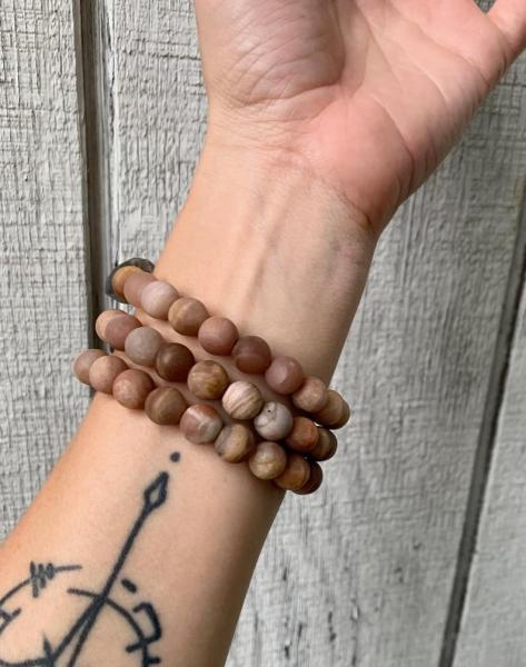 Matte Pink Taupe Sunstone and Labradorite Nugget Beaded Gold Bracelet picture