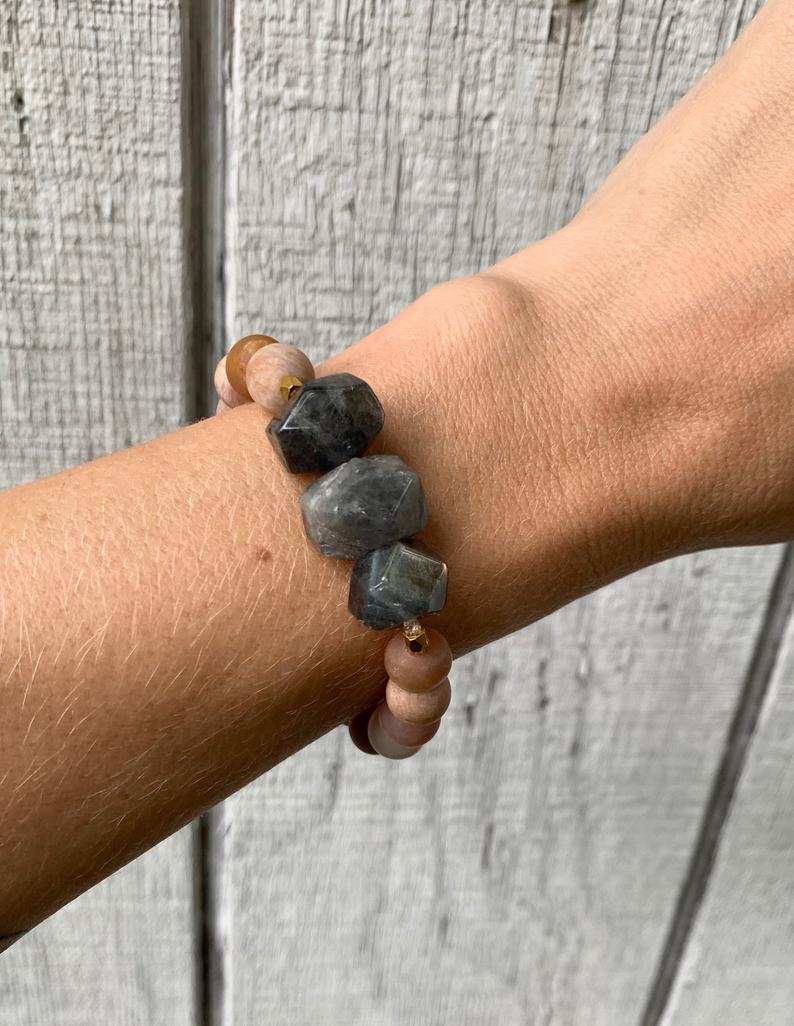Matte Pink Taupe Sunstone and Labradorite Nugget Beaded Gold Bracelet picture