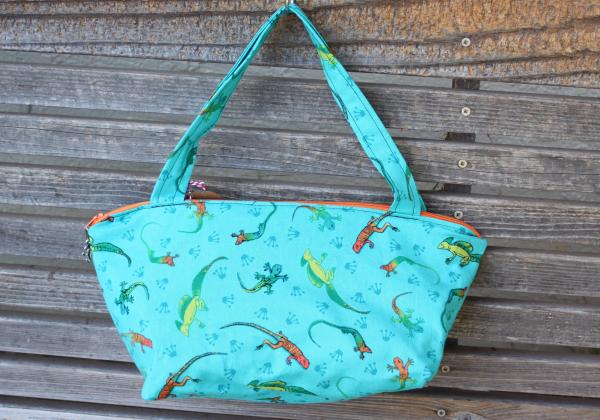 Gecko Lizard reptile  fabric, vinyl lined bag, perfect for snack or lunch, cosmetics, makeup or even as a purse, Use as a fun gift bag picture