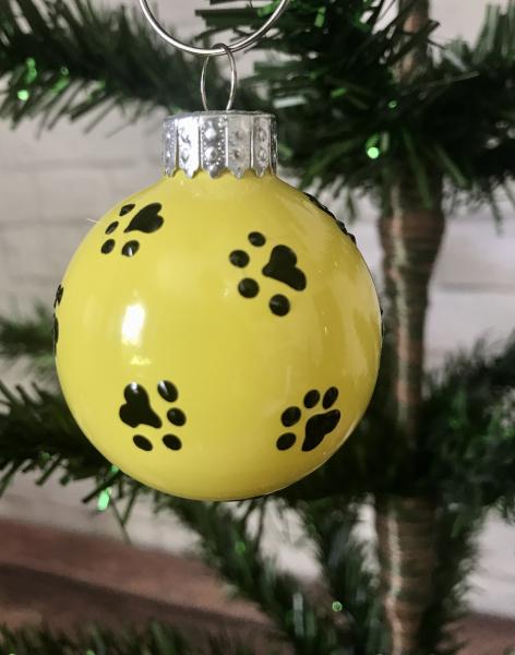 Personalized paw print ornament picture