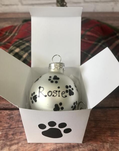 Personalized paw print ornaments picture