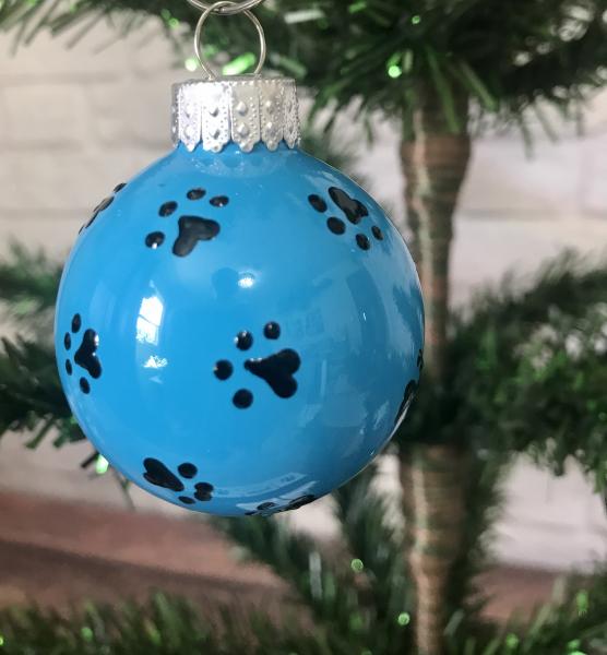 Personalized paw print ornament picture