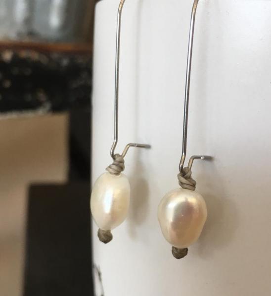 Freshwater Pearl Drop Earrings picture