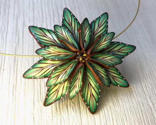 Flower pendant