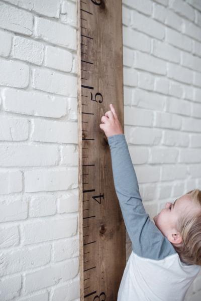 Rustic Walnut: Wooden Growth Chart