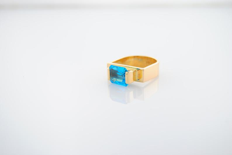 London Blue Topaz Stirrup Design Ring in 14K Yellow Gold picture