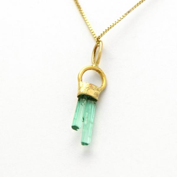 Powerful Emerald Twin Crystal Perfect For Meditation And Layering picture