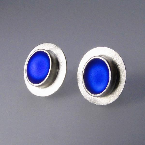 Small Oval Post Earrings in Sapphire