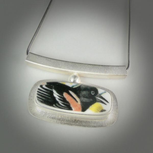 Horizon Necklace Oriole picture