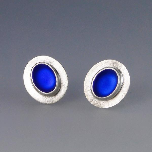 Small Oval Post Earrings in Sapphire picture