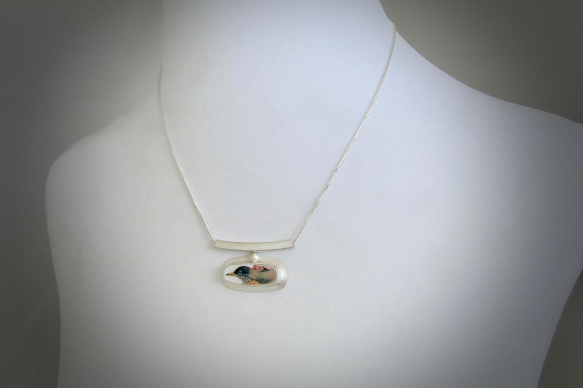 Horizon Necklace with Robin picture