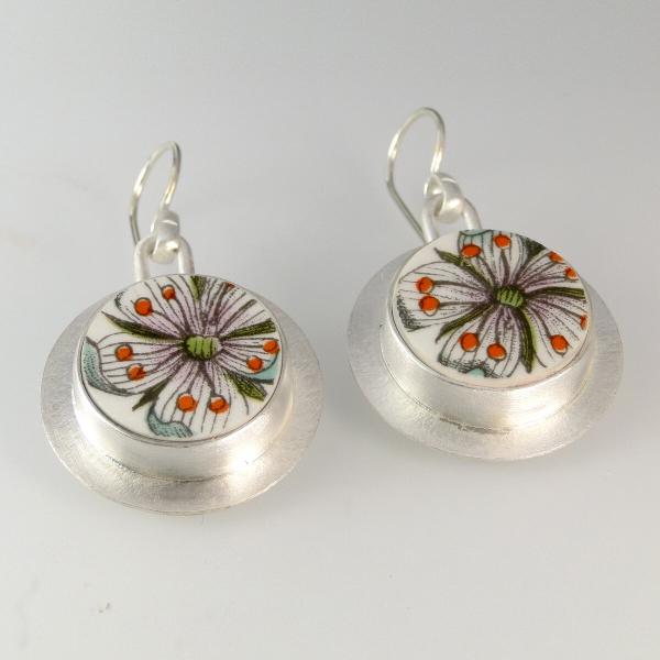 Venus Flytrap Flower Earring picture