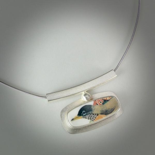 Horizon Necklace with Robin picture