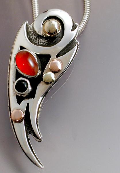 A Spike Pendant with Carnelian Agate & Black Onxy picture