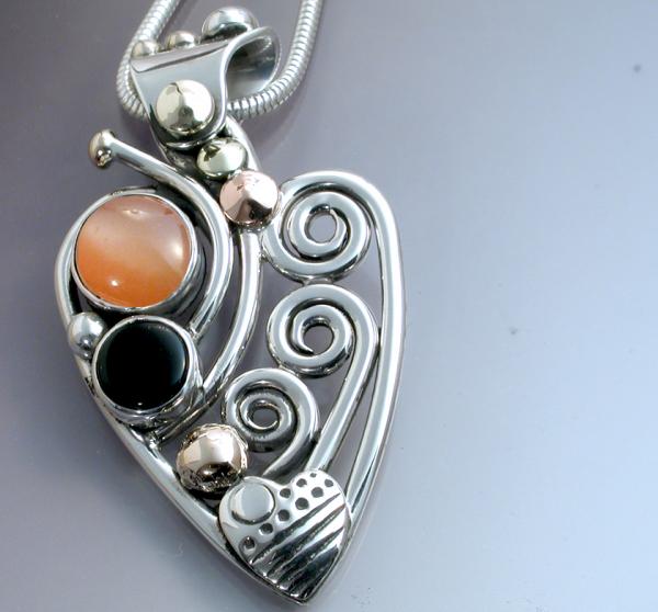 Black onyx and moonstone heart pendant picture