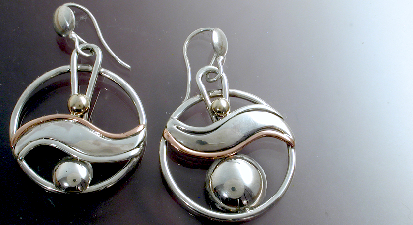 Circle wave Asymmetrical Earrings