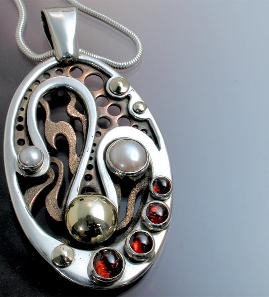 Large Layered Garnet & Pearl Pendant picture