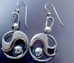 Circle Wave Mixed Metal Earrings