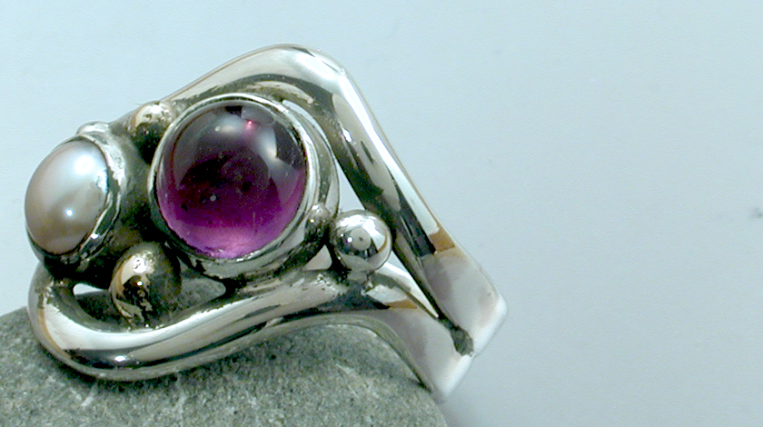 Amythyst & Pearl Ring picture